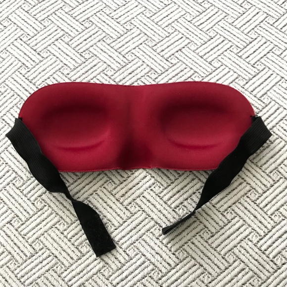 3D Contoured Sleep Eye Mask Red Travel Airplane Bed Calm Relaxing - Picture 2 of 3
